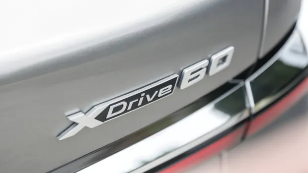 BMW i7 xDrive60 2023 badge 2