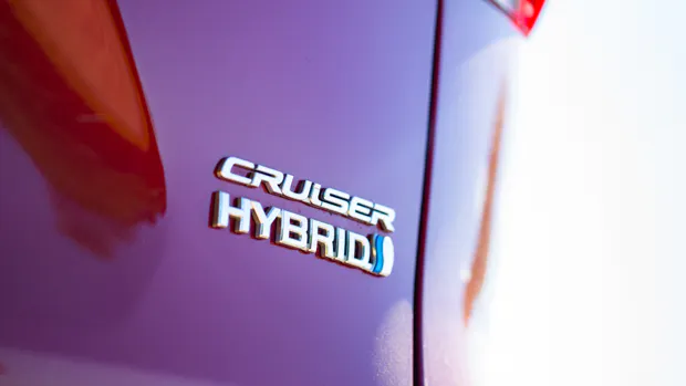 Toyota RAV4 Cruiser FWD Hybrid 2022 badge