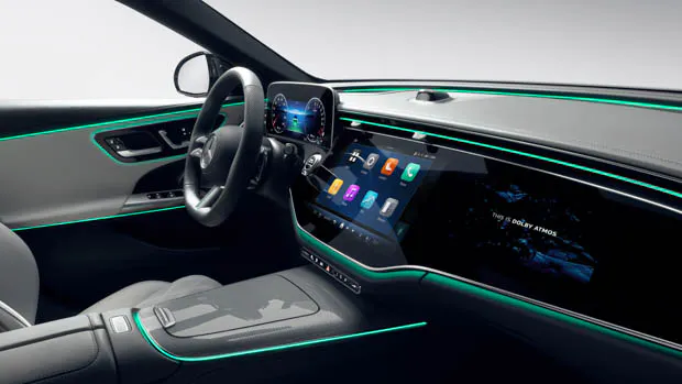 2023 Mercedes-Benz E-Class superscreen side angle wide