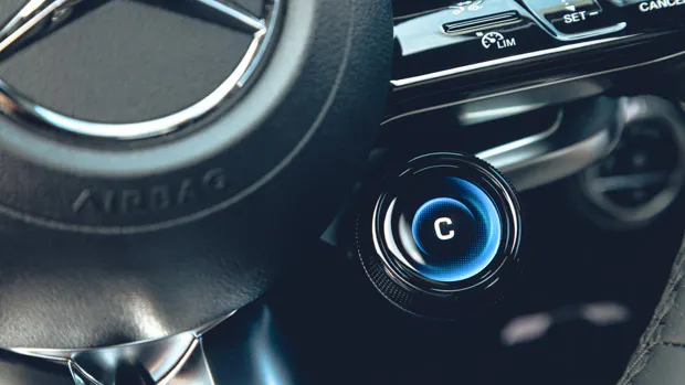 Mercedes-AMG C43 2023 steering wheel button