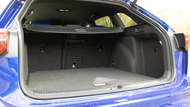 Volkswagen Golf R wagon 2022 boot