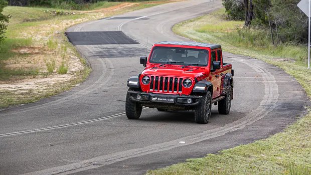 Jeep Gladiator Rubicon 2023 driving front corner 3