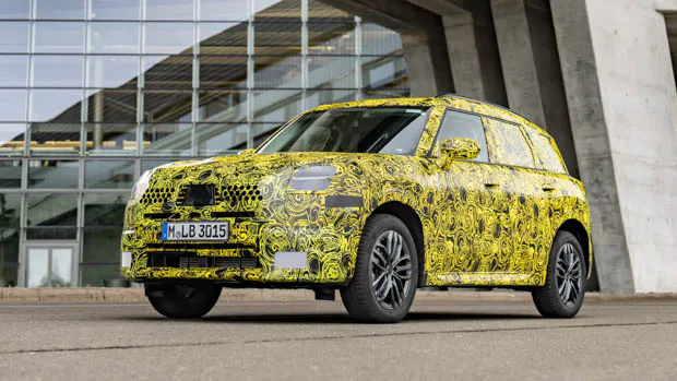 Mini Countryman electric 2023: small SUV teased, to be built in Germany alongside BMWs