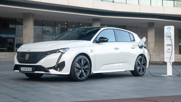 Peugeot 308 PHEV 2023 review