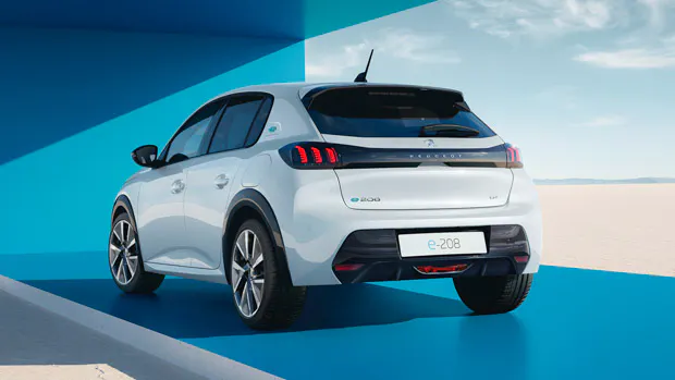 Peugeot E-208 2023 rear