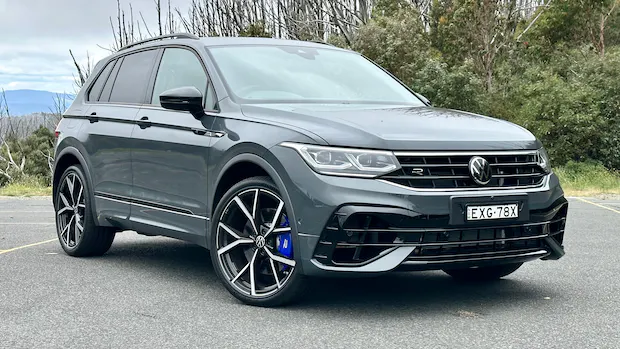 Volkswagen Tiguan R Grid Edition 2023 dolphin grey front end