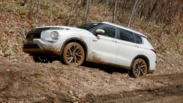 Mitsubishi Outlander PHEV off-road review