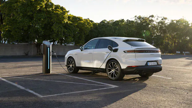 2024 Porsche Cayenne E-Hybrid charging