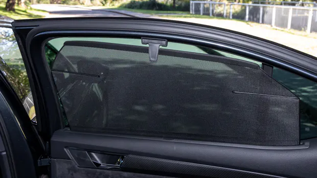 Skoda Superb 206TSI Sportline 2023 back seat window shades