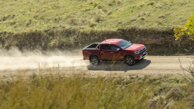 Volkswagen Amarok Style V6 2023 side far off road