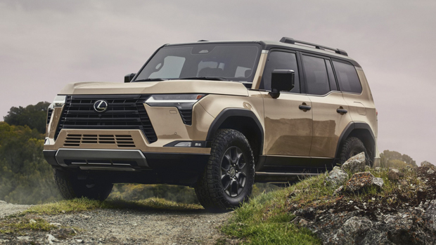 New Lexus GX vs Toyota Land Cruiser Prado: spec battle!