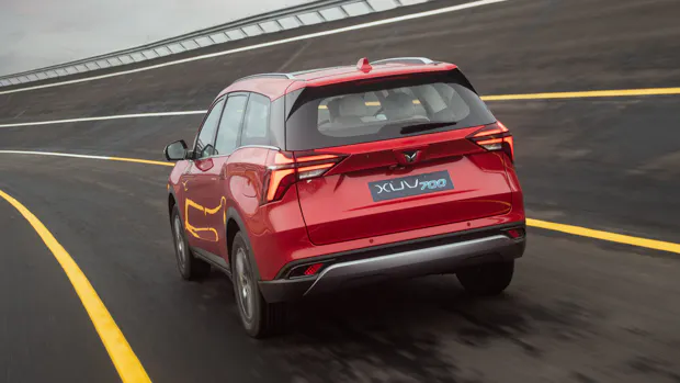 Mahindra XUV7OO 2023 rear 3/4 driving