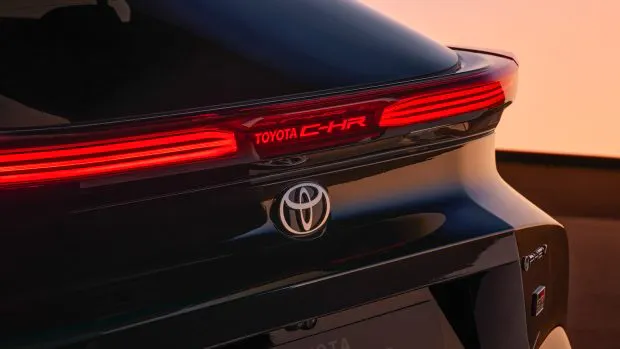 Toyota CHR 2024 rear lightbar