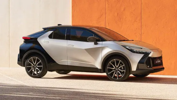 Toyota CHR 2024 side profile