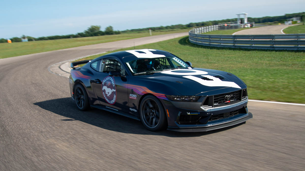 Ford Mustang 2024: new $214,000 Dark Horse R track-only racecar revealed