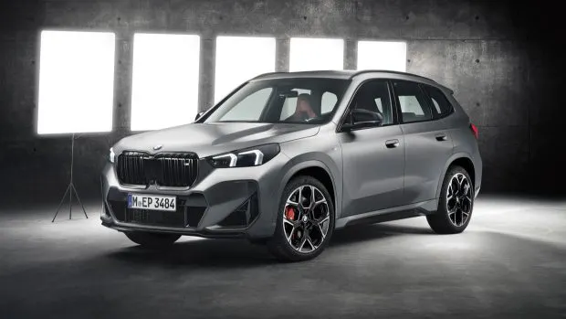 2024 BMW X1 M35i xDrive front 3/4 studio shot