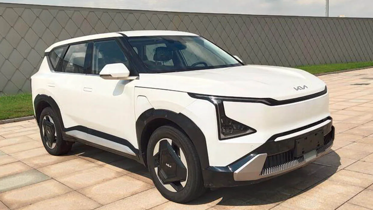 Kia EV5 2024: fully electric Sportage sibling leaks in China
