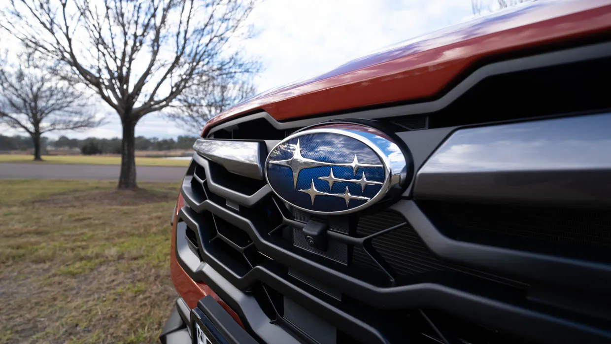 Subaru Crosstrek 2.0S front end close up