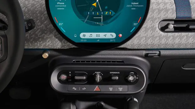 Mini Cooper Electric 2024 controls