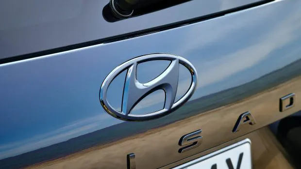 2024 Hyundai Palisade Calligraphy Black Ink dark badging