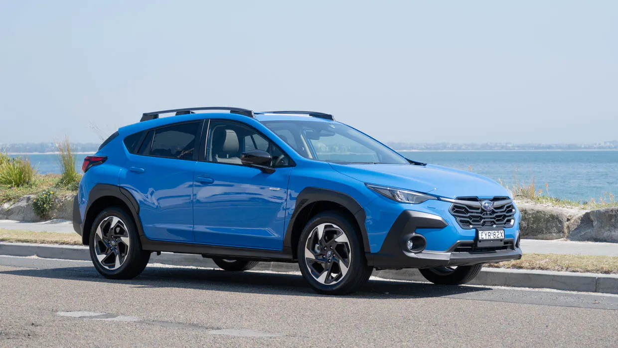 2023 Subaru Crosstrek Hybrid S blue front 3/4 3