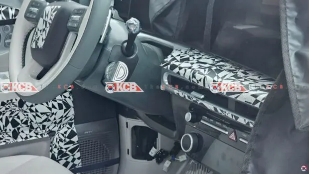Steering wheel and centre console of the Hyundai Ioniq 7 leak published by Korean Car Blog