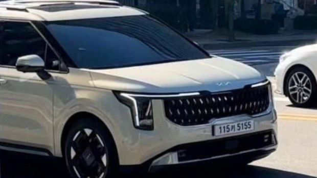 Is this the new Kia Carnival hybrid? Pictures reveal first look at facelifted people mover