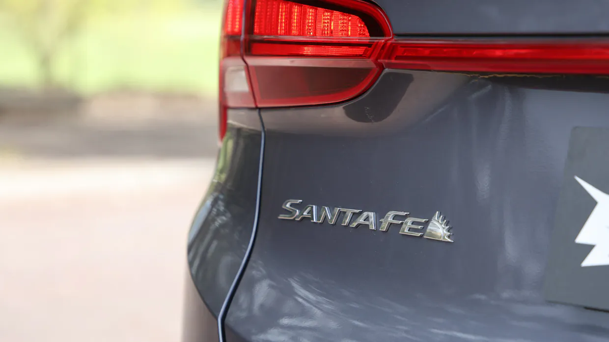 Hyundai Santa Fe Active 2.2D 2023 badge