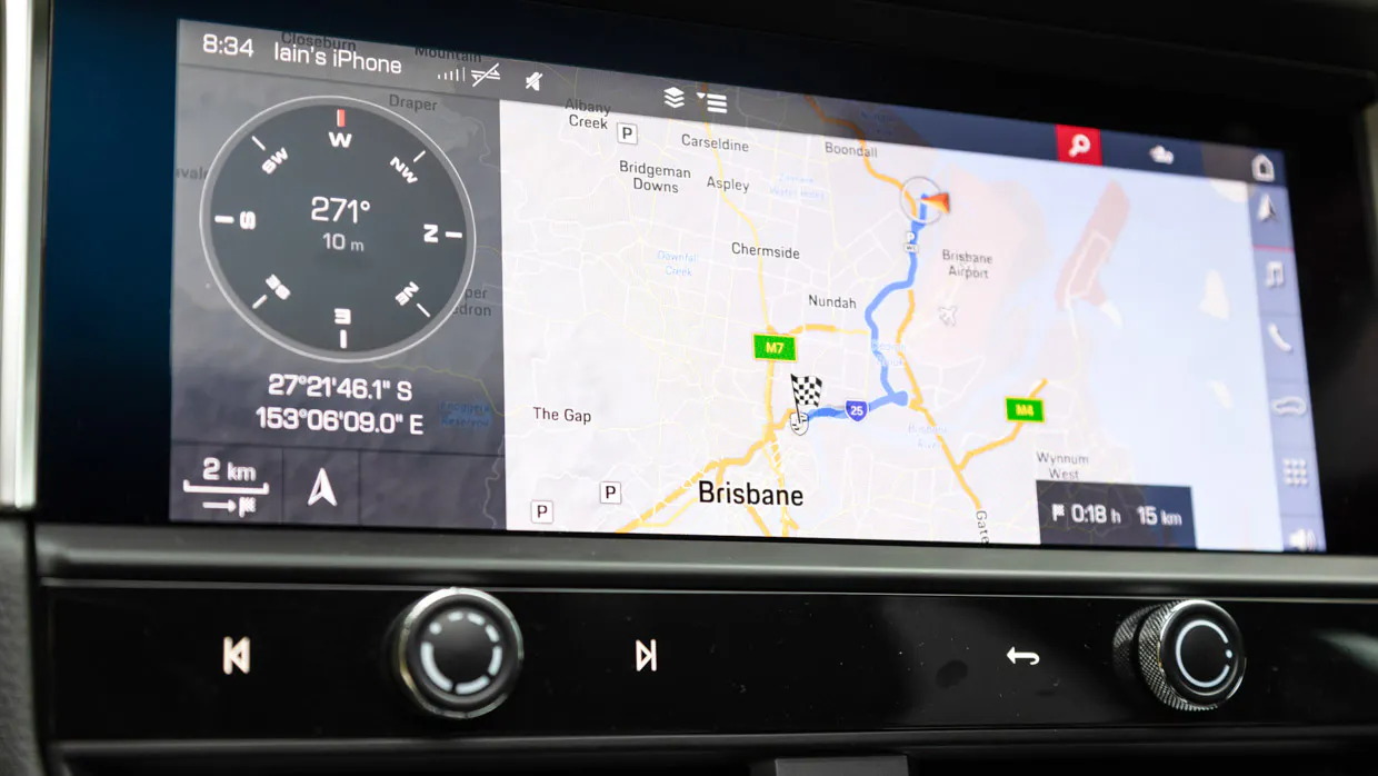 Porsche Macan T 2024 screen 2