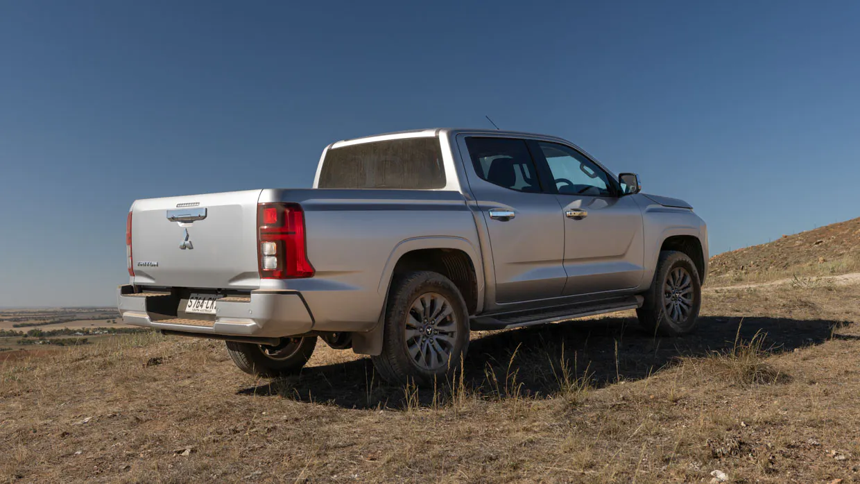 Mitsubishi Triton GLS 2024 rear