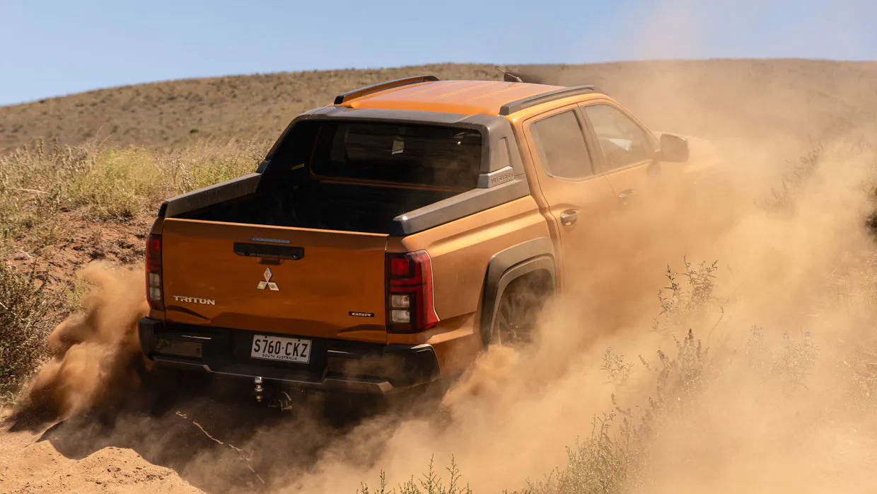 Mitsubishi Triton GSR 2024 driving rear off road