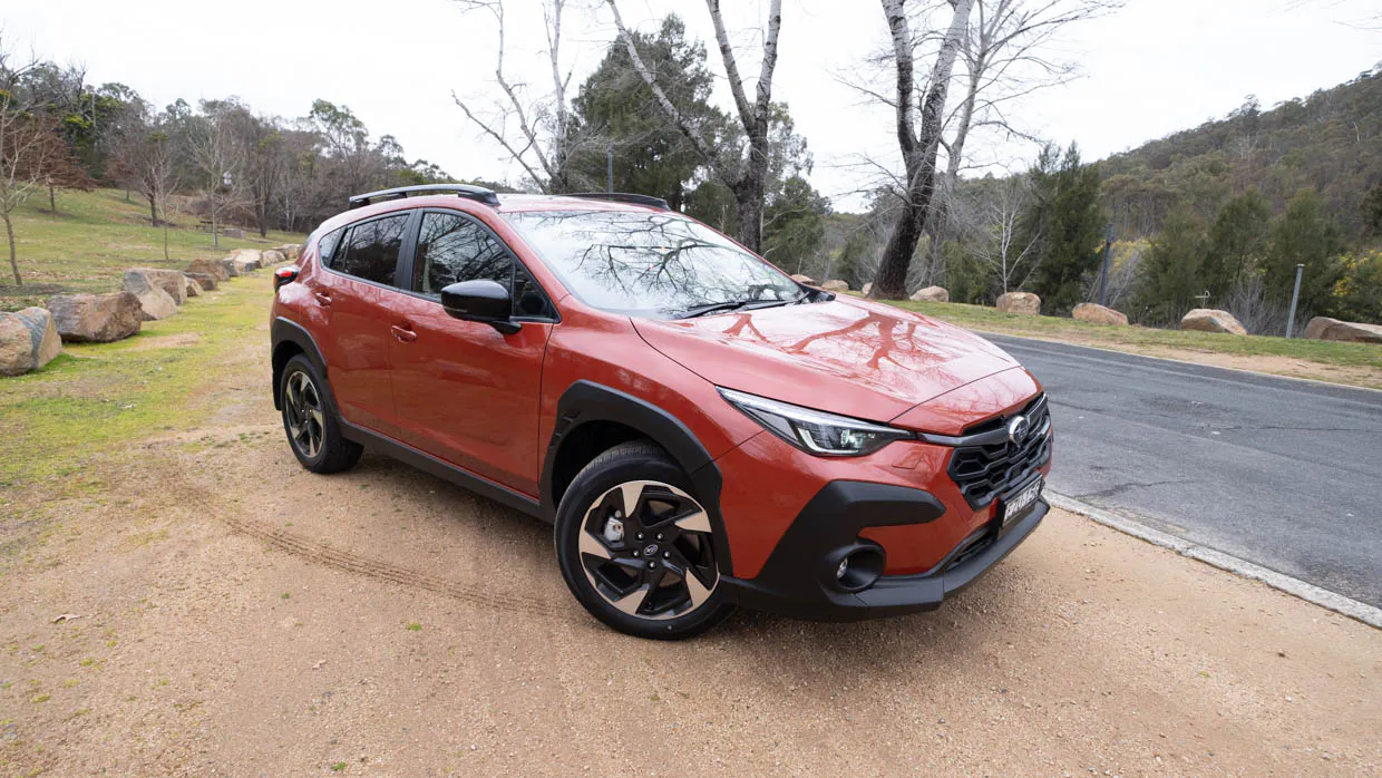 2023 Subaru Crosstrek 2.0S front 3/4 static angle