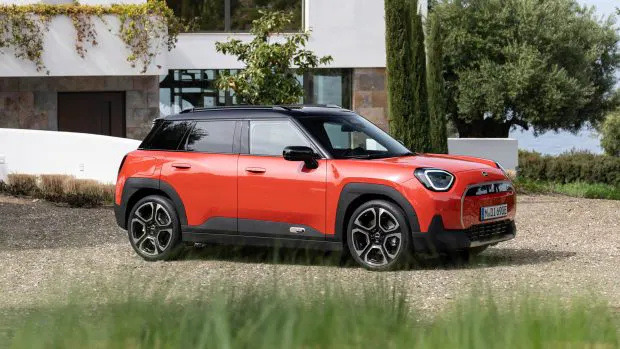 2024 Mini Aceman red front 3/4 gravel shot 2
