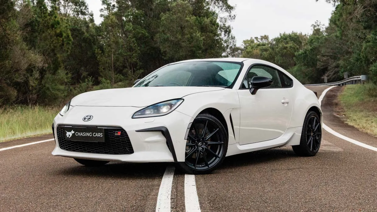 Toyota GR86 GTS 2024 front 3/4