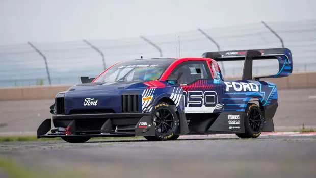 2024 Ford F-150 Lightning Supertruck Pikes Peak hill climb car low front 3/4 static