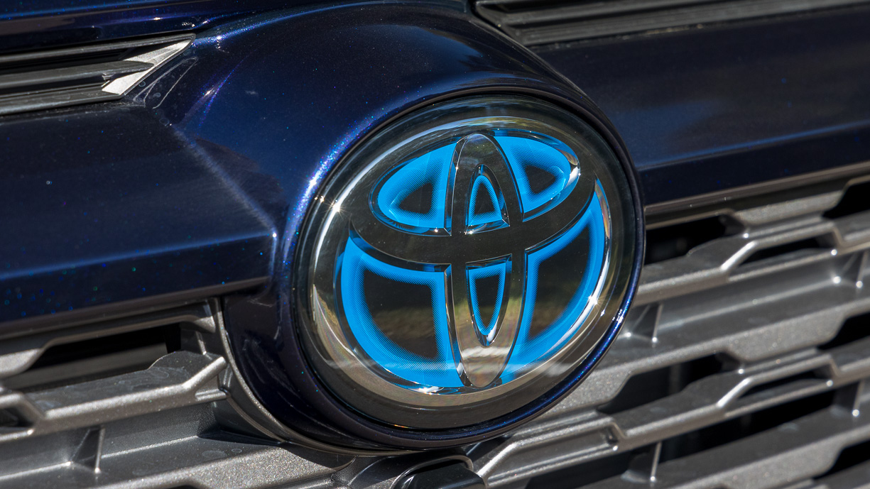 Toyota Australia and new-car market both set sales records in 2024 Toyota Australia and new-car market set sales records in 2024
