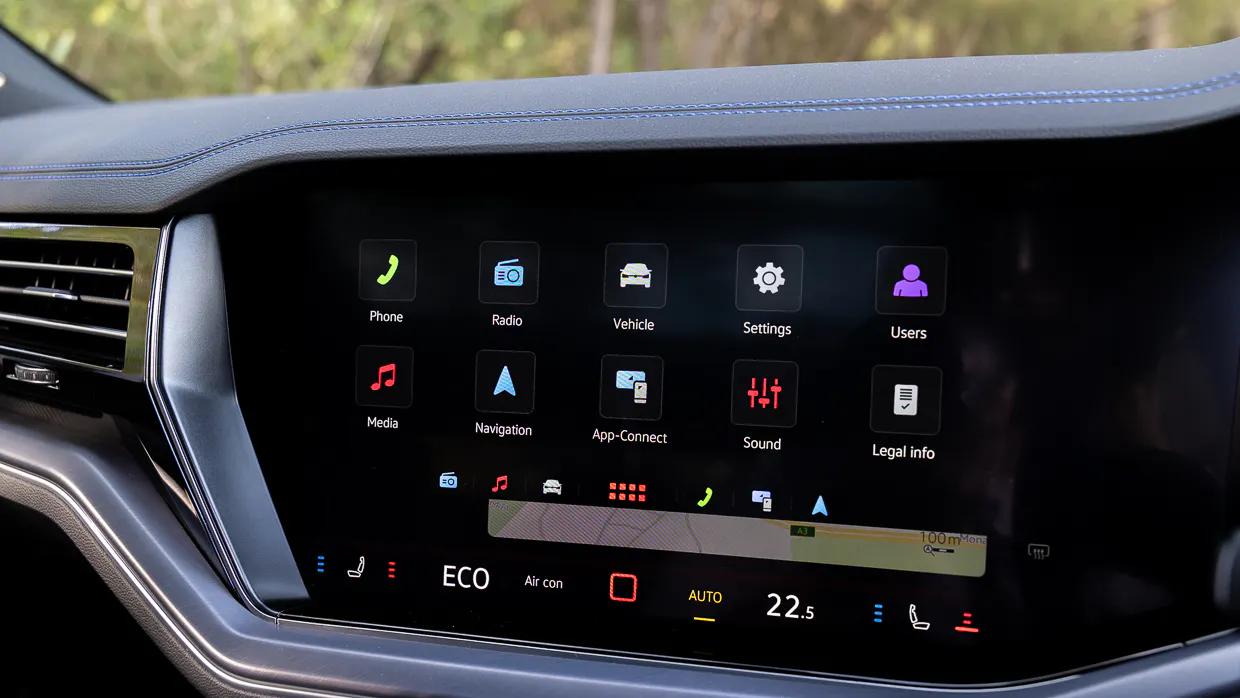 Volkswagen Touareg R 2024 interior screen 2