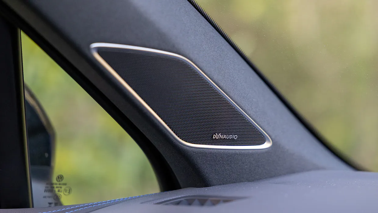 Volkswagen Touareg R 2024 interior stereo