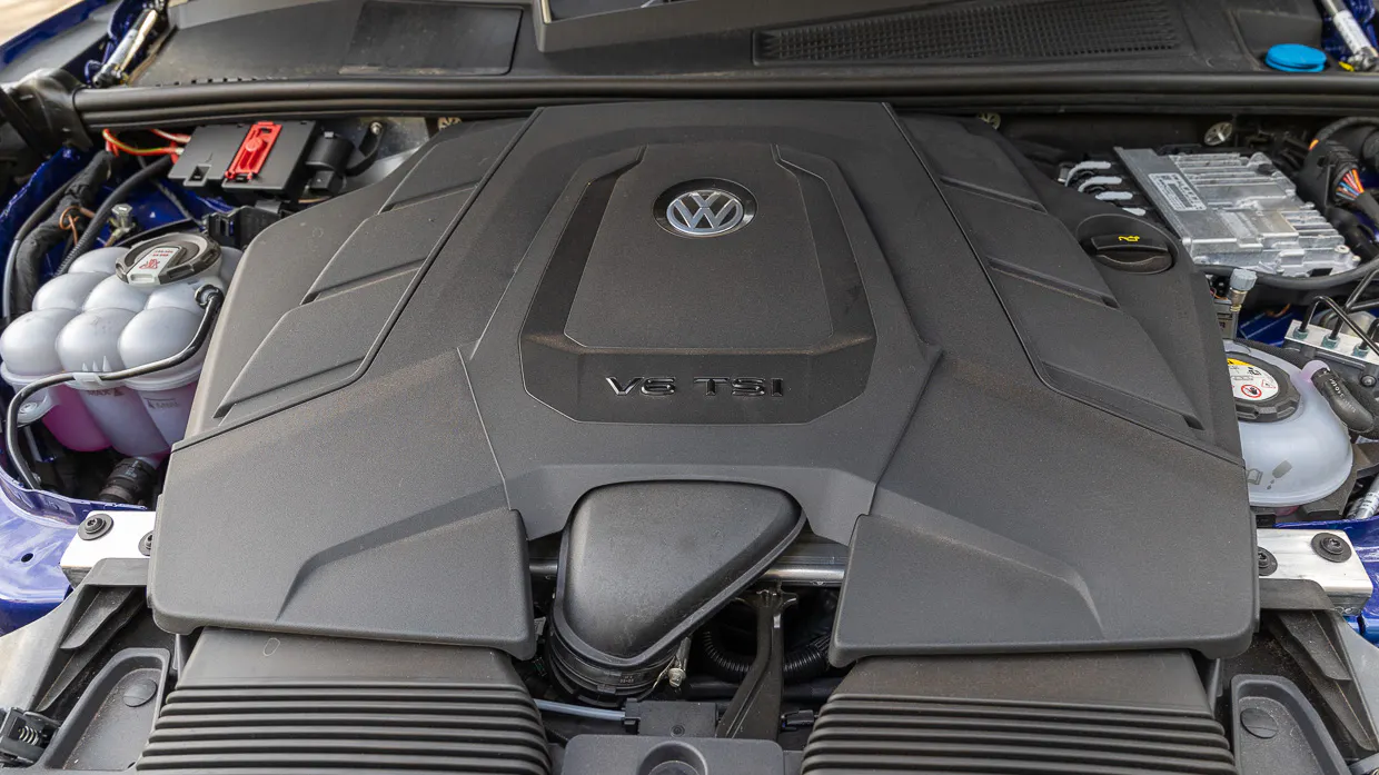 Volkswagen Touareg R 2024 engine