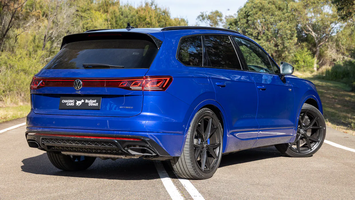 Volkswagen Touareg R 2024 rear 3/4 3