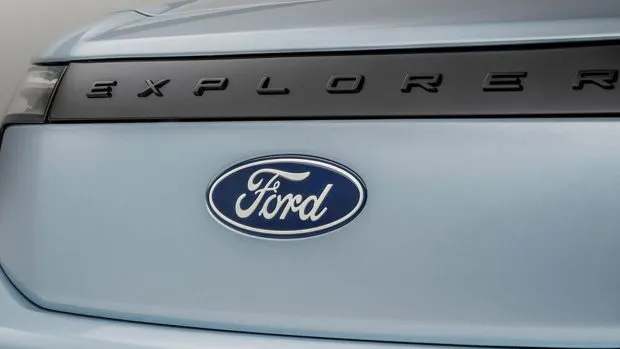 2024 Ford Explorer front end shot