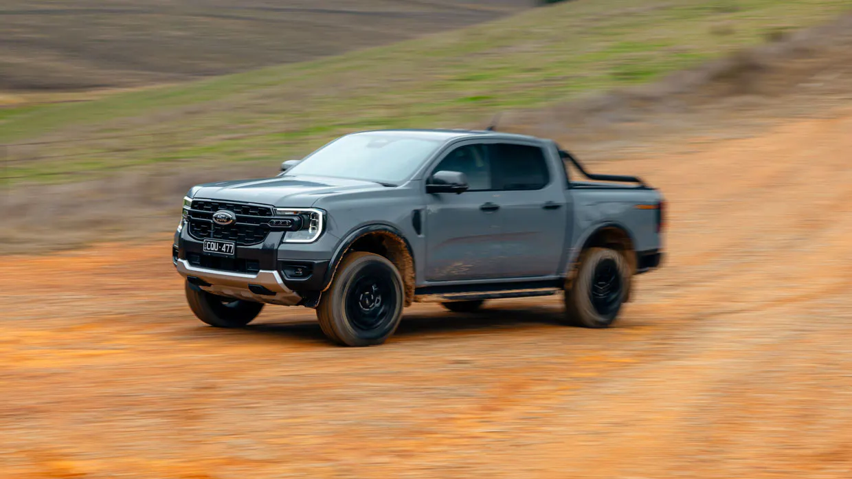 Ford Ranger Tremor 2024 front driving
