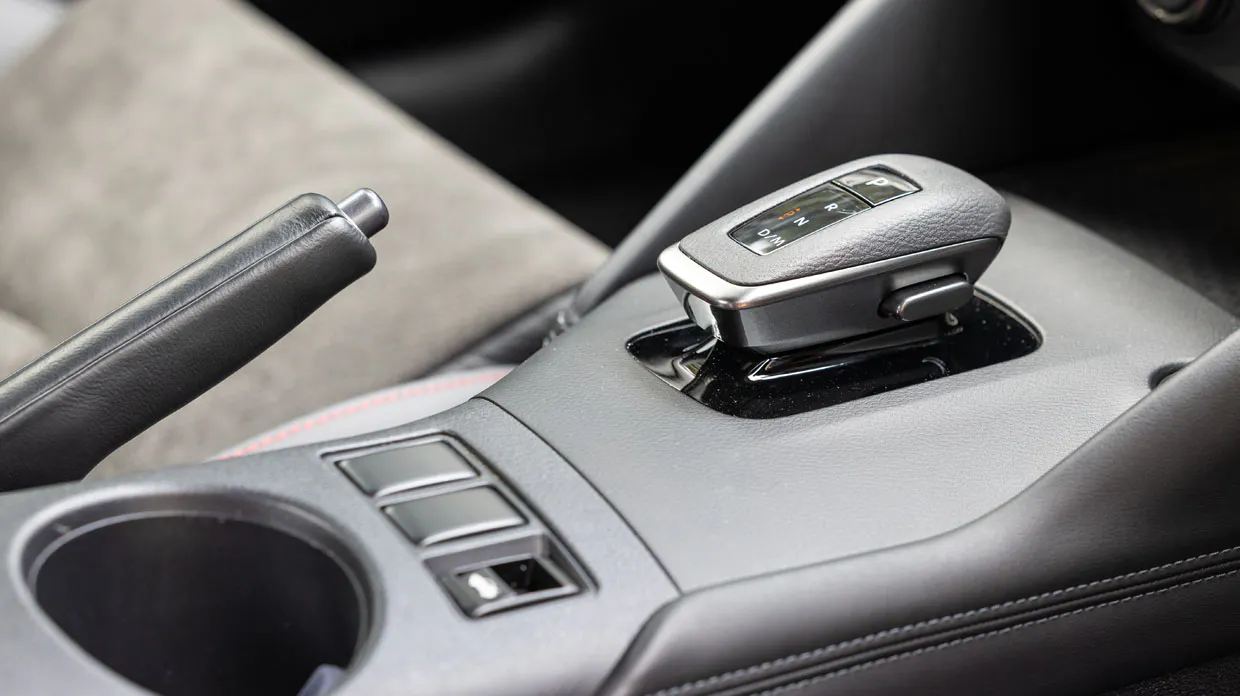 Nissan Z Nismo 2024 shifter