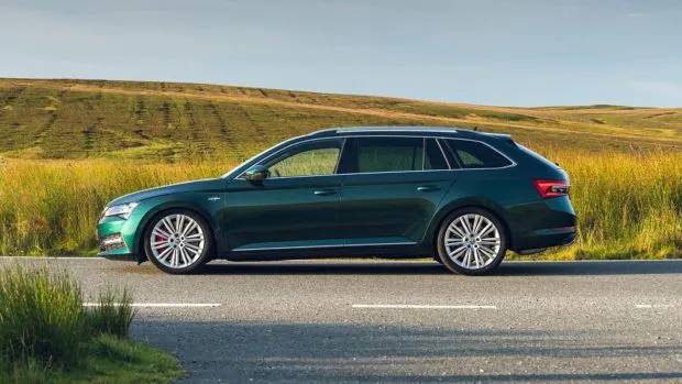 2024 Skoda Superb sleeper estate side angle profile
