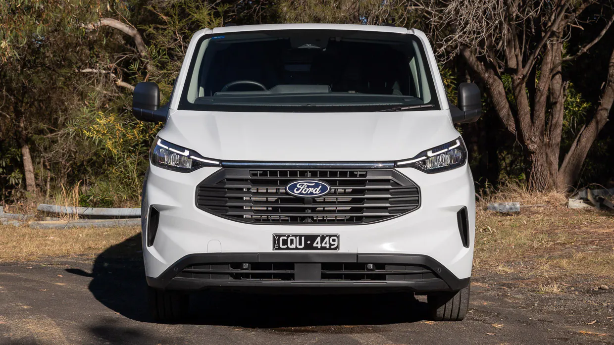 Ford Transit Custom Trend 2024 front
