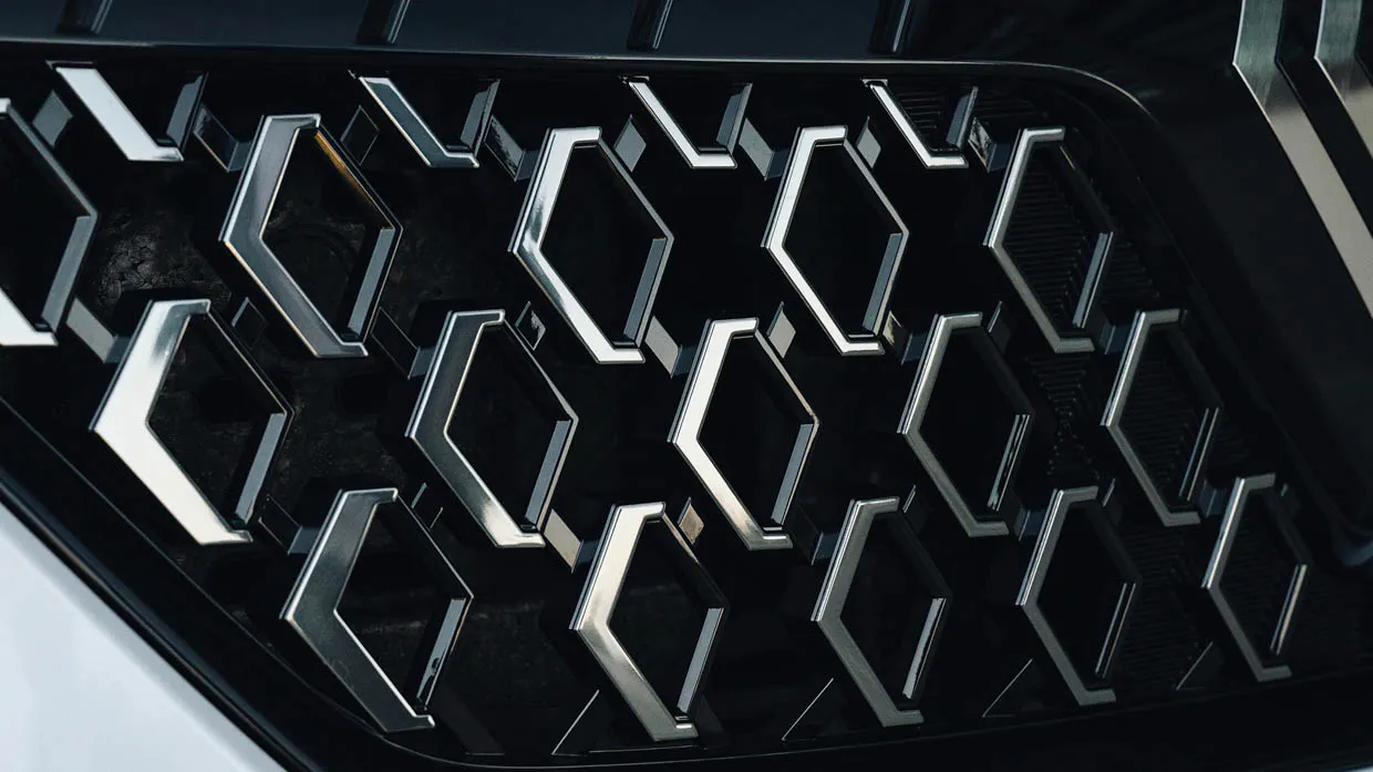 2024 Renault Arkana Esprit Alpine grille pattern