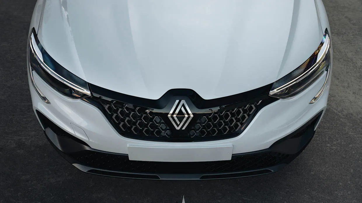 2024 Renault Arkana Esprit Alpine front end detailing 2