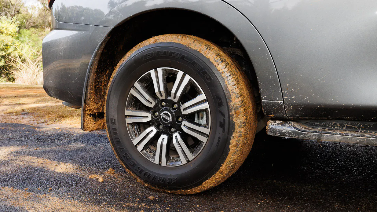 2024 Nissan Patrol Ti-L alloy wheel design