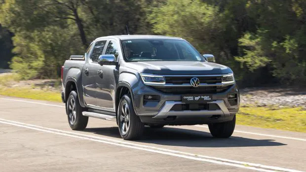 2024 Volkswagen Amarok Style TDI500 front angle driving shot 2