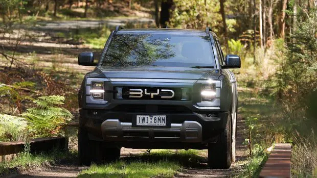 2025 BYD Shark 6 front 3/4 bridge shot 2